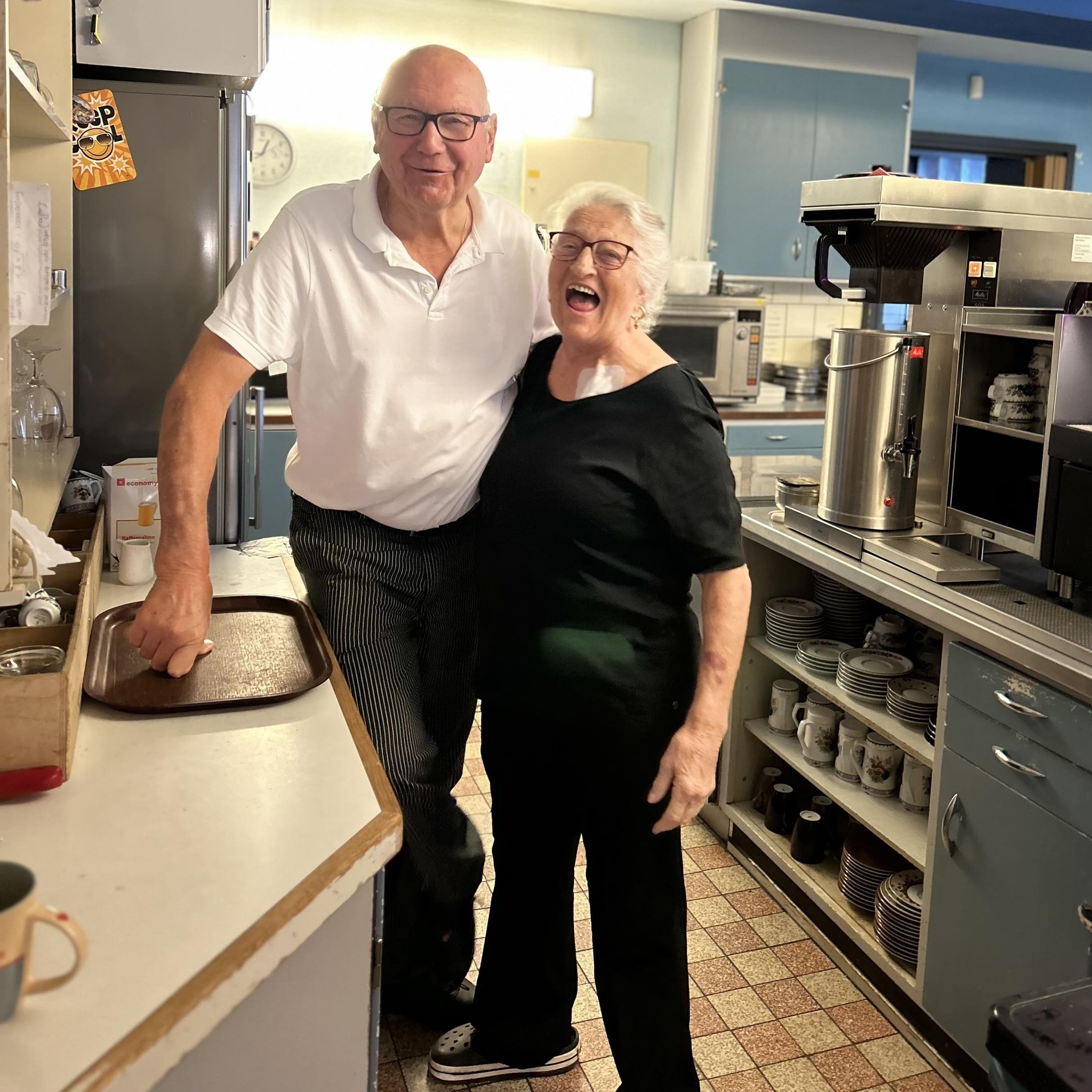 Baker decorating a cake